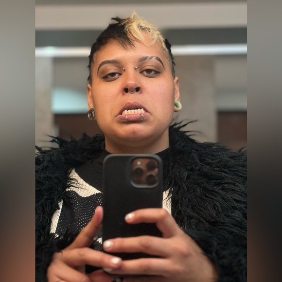 Self-proclaimed Goblin King, Lucifel Mors, at your service. - Picture 11 of 11